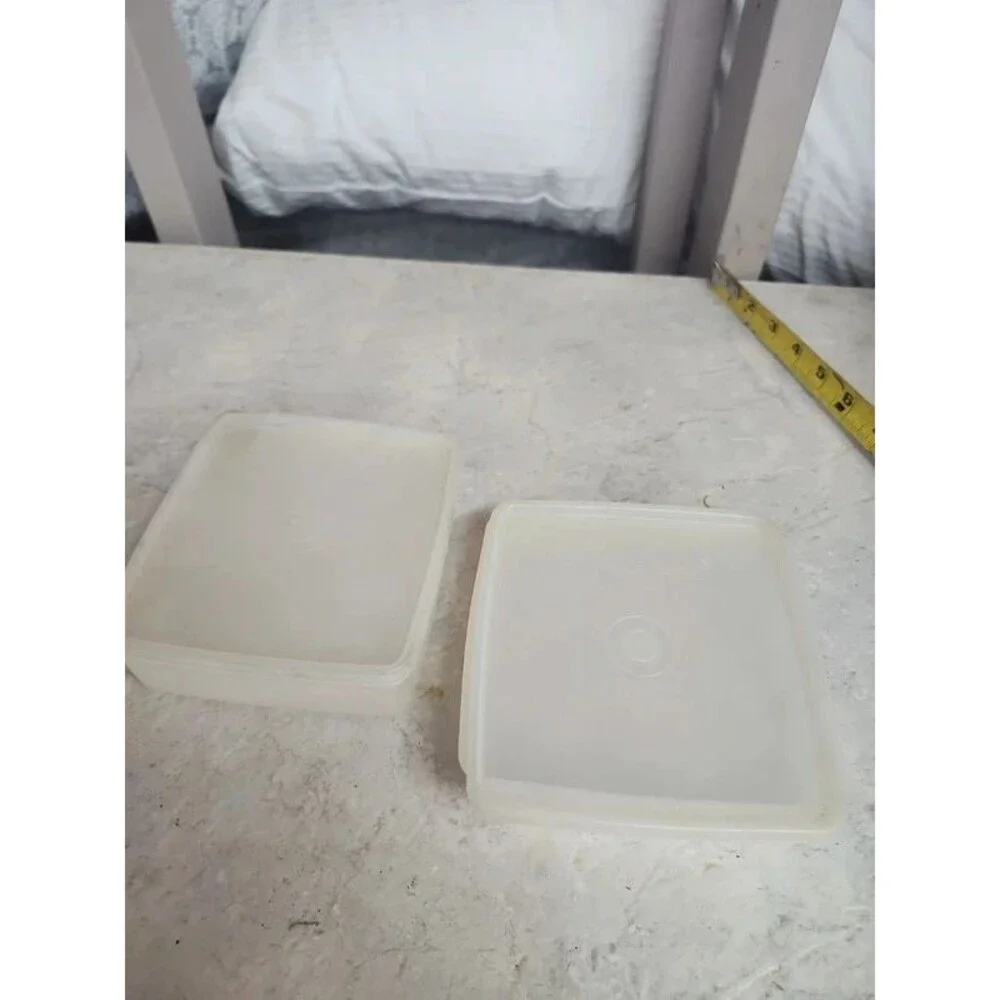 Tupperware square away set of 2
